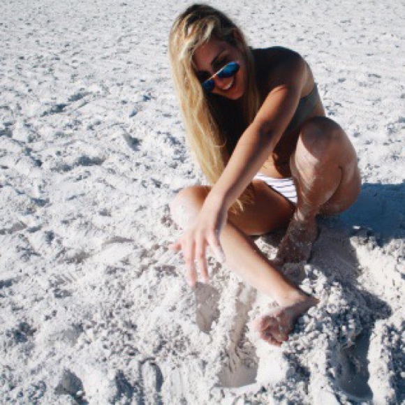 Meet your Posher, Cassidy - Picture 1 of 1